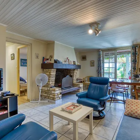Location Fontaine De Sarac Апартаменты
